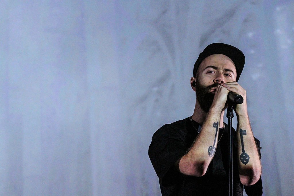 VibeCheckonX's tweet photo. This week, we’re looking at an artist with a small discography but a big passion for chamber pop. 

Come read about Woodkid!

https://t.co/Gc8D3JSnAb

#woodkid #chamberpop #pop #TheGoldenAge #S16 https://t.co/hr9f0eBCJk