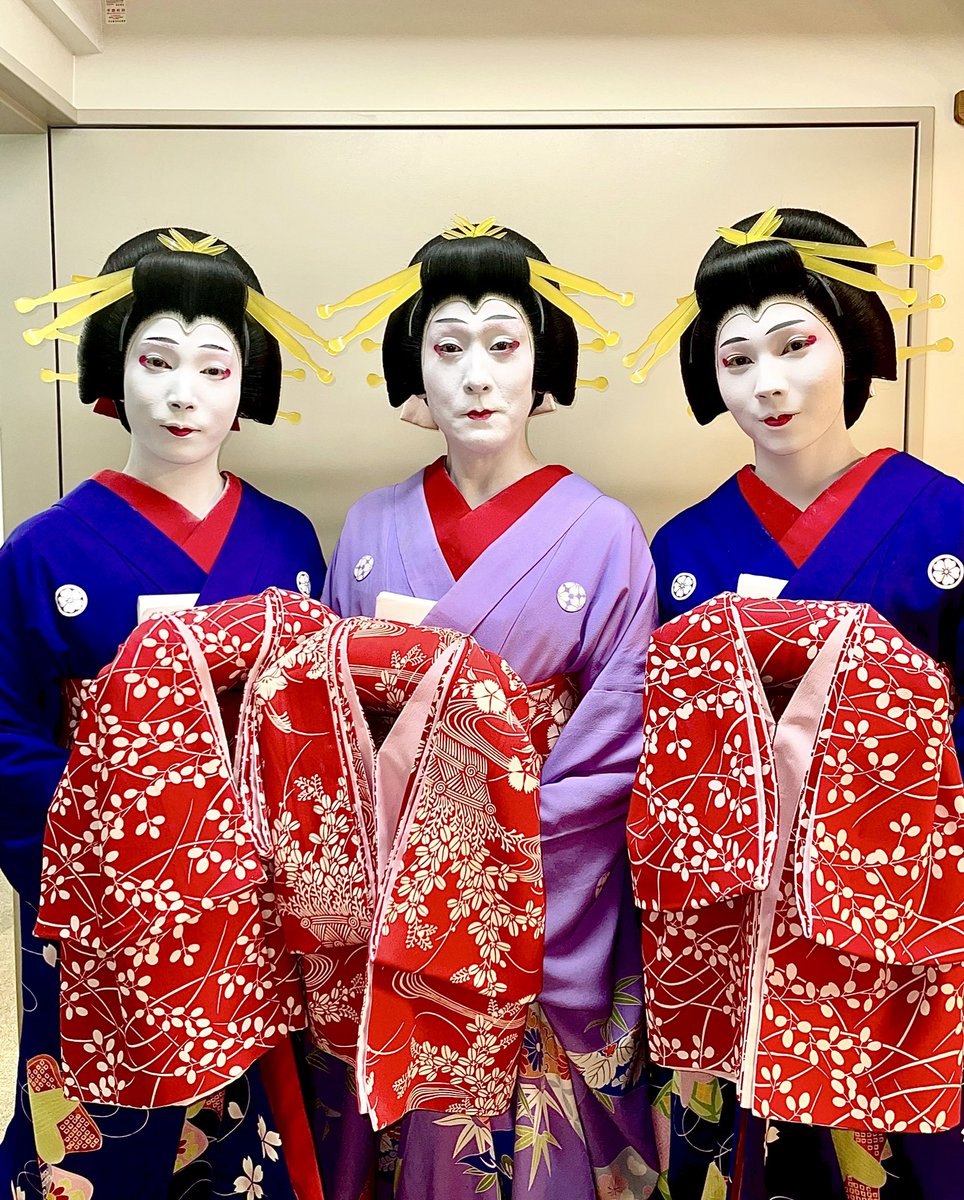 【ついに再販開始!】 助六由縁江戸桜』におきまして、私は揚巻付振袖新造を、梅寿・梅 ジグソーパズル