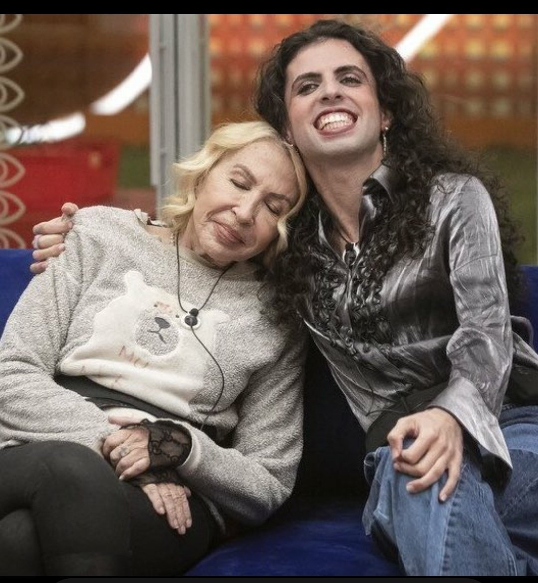 inframosca's tweet image. Laura le dice a Albert que si gana, le dará la mitad del premio. 🤧

¡Viva la reina madre!

MIS GANADORES 👑🤝👑

#GHVIP8D #GHVIP9D #GRANBOZZO