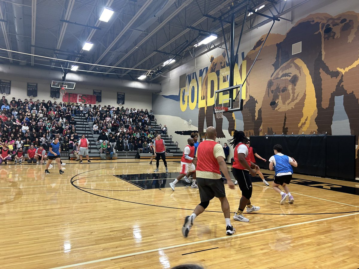 halfPR's tweet photo. Staff vs Students basketball game #StaffWon #pepassembly #basketball #turner202strong #turnerusd202 https://t.co/lhonFD5pmY