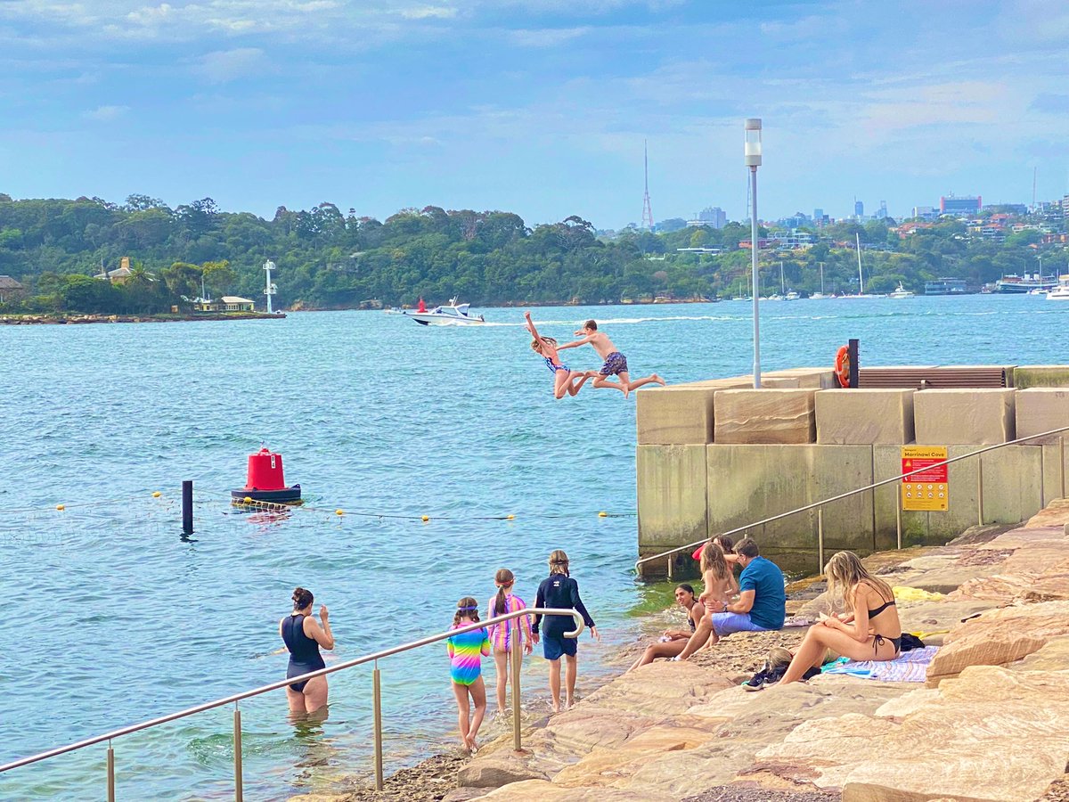 Beating Sydney’s heat at beautiful #MarrinawiCove 🏊🏻‍♀️ 🏊🏼‍♂️ 
Anticipating loads of wave action this weekend from passing cruise boats so if you’re planning a visit, bring the boogie board, and umbrella! ⛱💙 #publicsydney