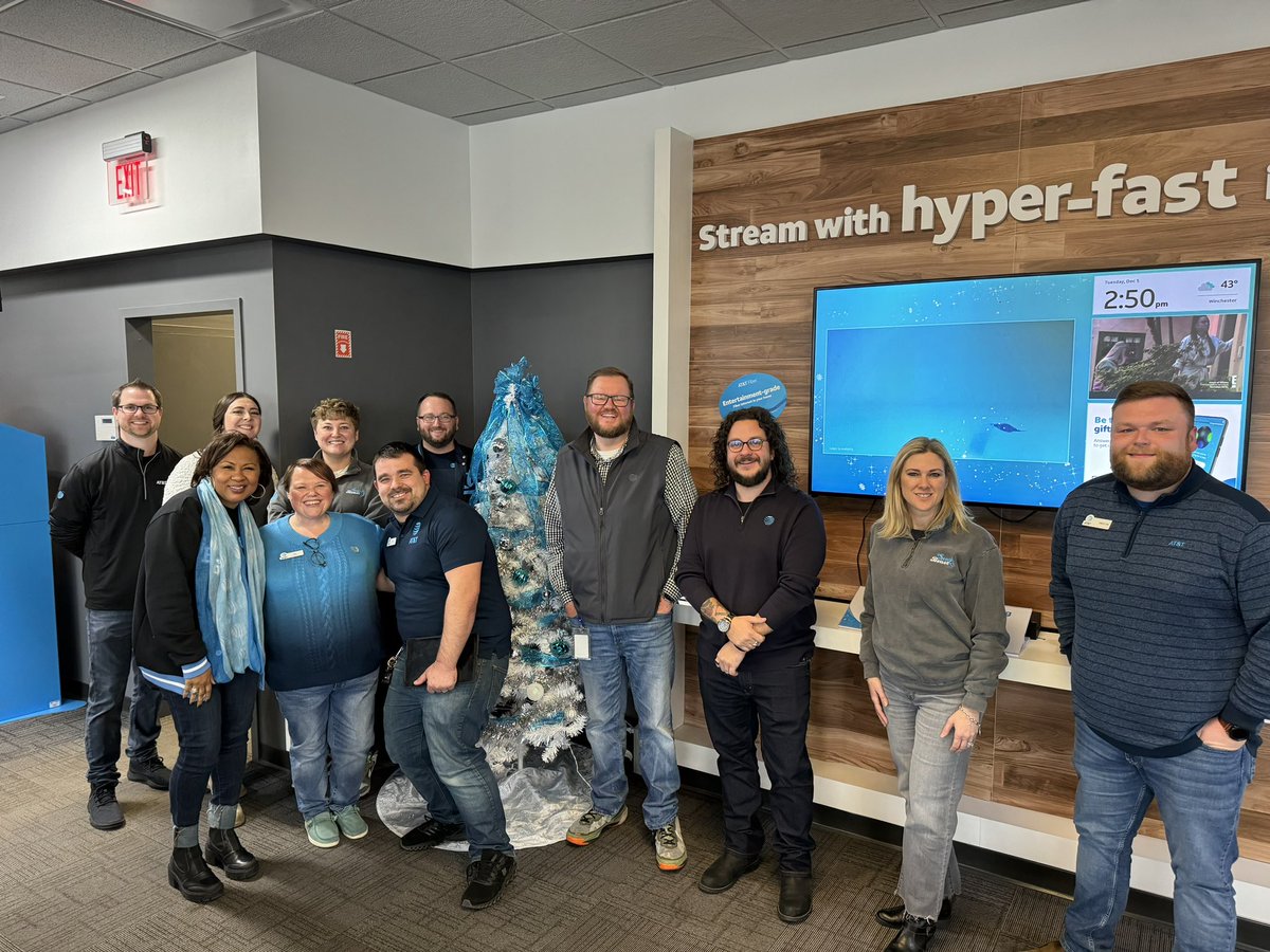 We had an incredible visit with our Winchester team this week! Thank you so much for the awesome gift bag and warm Kentucky welcome💙! You all’s commitment to becoming #FiberExperts is so inspiring, and I can't wait to see you all crush Q4! #SESfam #SouthBEASTS #FiberExperts