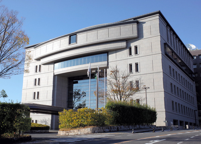 livedoornews's tweet photo. 【点数化】三重県議が女子高校生の容姿に「100点」発言 同僚が訂正申し出
https://t.co/SZUQQCrs5t

発言したのは新政みえの平畑武県議。「女子生徒の作ったスイーツが非常においしかった。その女性もすごくきれいな2人で。もう完璧に100点だなと思った。味も含めて」などとした。 https://t.co/7ZTrESrnq3
