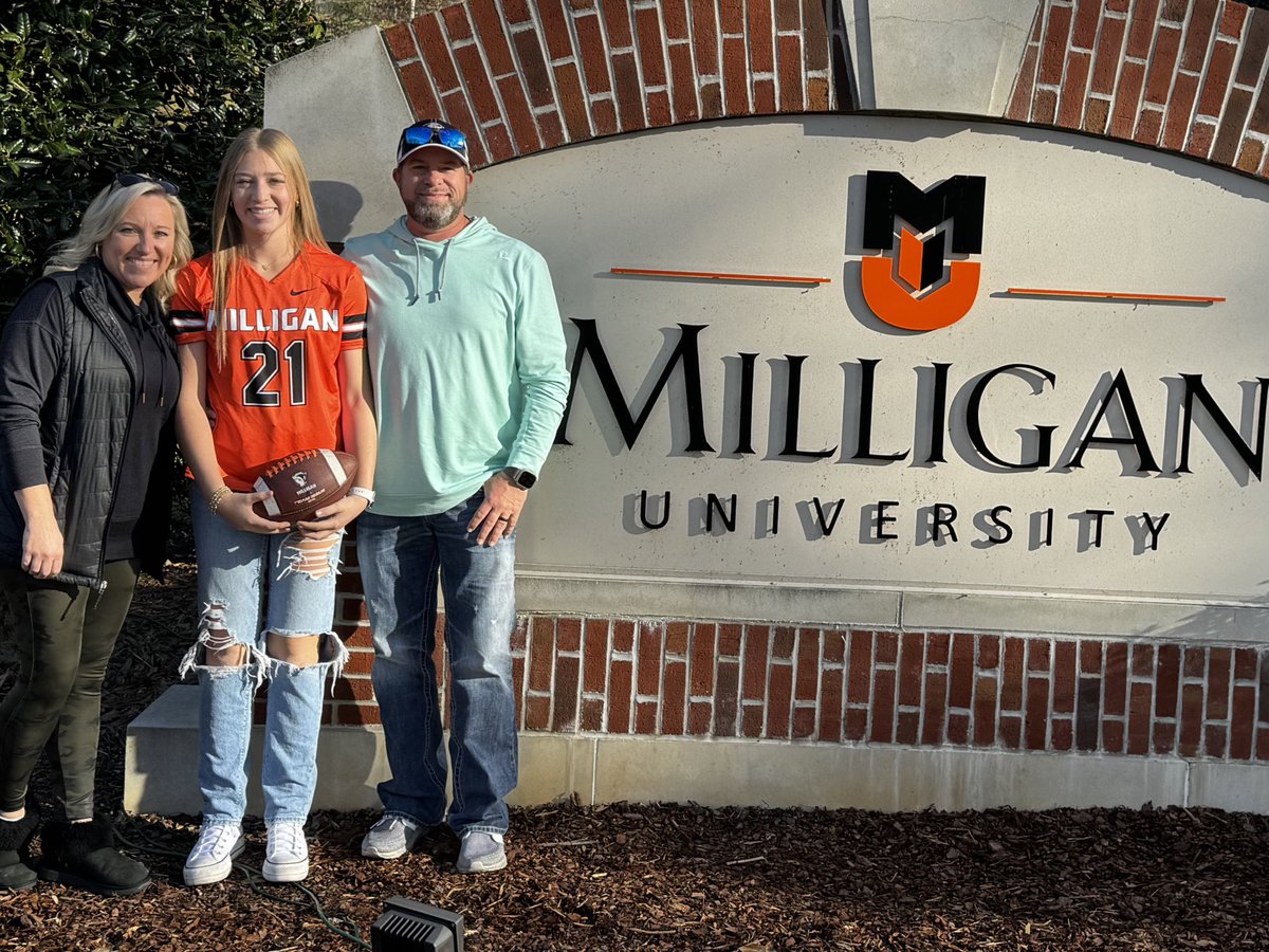 MilliganWFlagFB's tweet photo. Great to have @MakenzieQB1 and family from @MP_FlagFootball on campus today for an official visit!  #wewill https://t.co/Yn4VVdiMy6