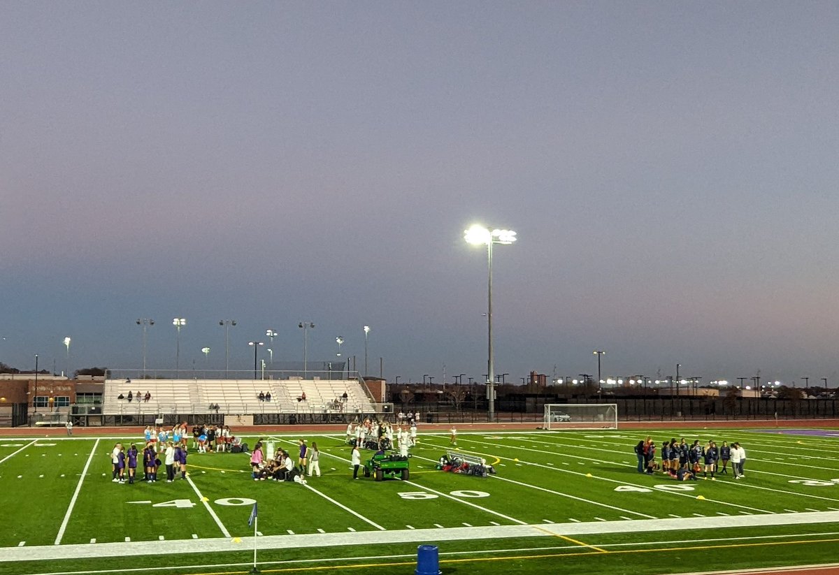 It's a lovely night for women's soccer and for a great cause! #GoalsToMakeADifference <a href="/dentonsoccer/">Lady Bronco Soccer</a>