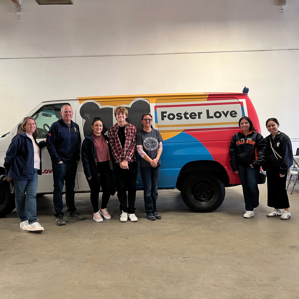 VPForgues's tweet photo. I really enjoyed volunteering with my VP Ops team @fosterlove OC sorting and packing clothes donated by various companies. This non-profit provides much needed scholarships and services in our local community and I’m so happy we were able to help in a small way. https://t.co/gU6hRgrTrg