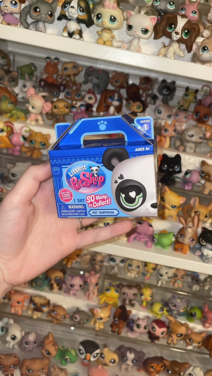#thebobbleisback !! INTRODUCING ONE OF THE AMAZING NEW #littlestpetshop pets from @basicfuntoys !! (Free product sent for review) 
Video in replies!