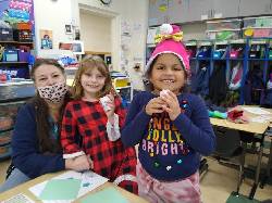 cmdanhoff's tweet image. Thank you to @techcorpsus & @Hyland for these fantastic unplugged origami resources! Students had a great time singing, exploring, and learning about algorithms! #TECHCORPS #CSEdWeek2023 @NorthPointESC