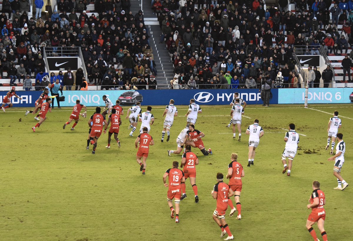 angegirl83's tweet photo. … Souvenir du match #RCTSP 🔴⚫️👏👏 @RCTofficiel @rugbytoulon_ #abadie @gabinvilliere #white #herve @wnayacalevu #domon #devaux #alainuuese #coulon #tuicuvu https://t.co/p5DxMxj1GW