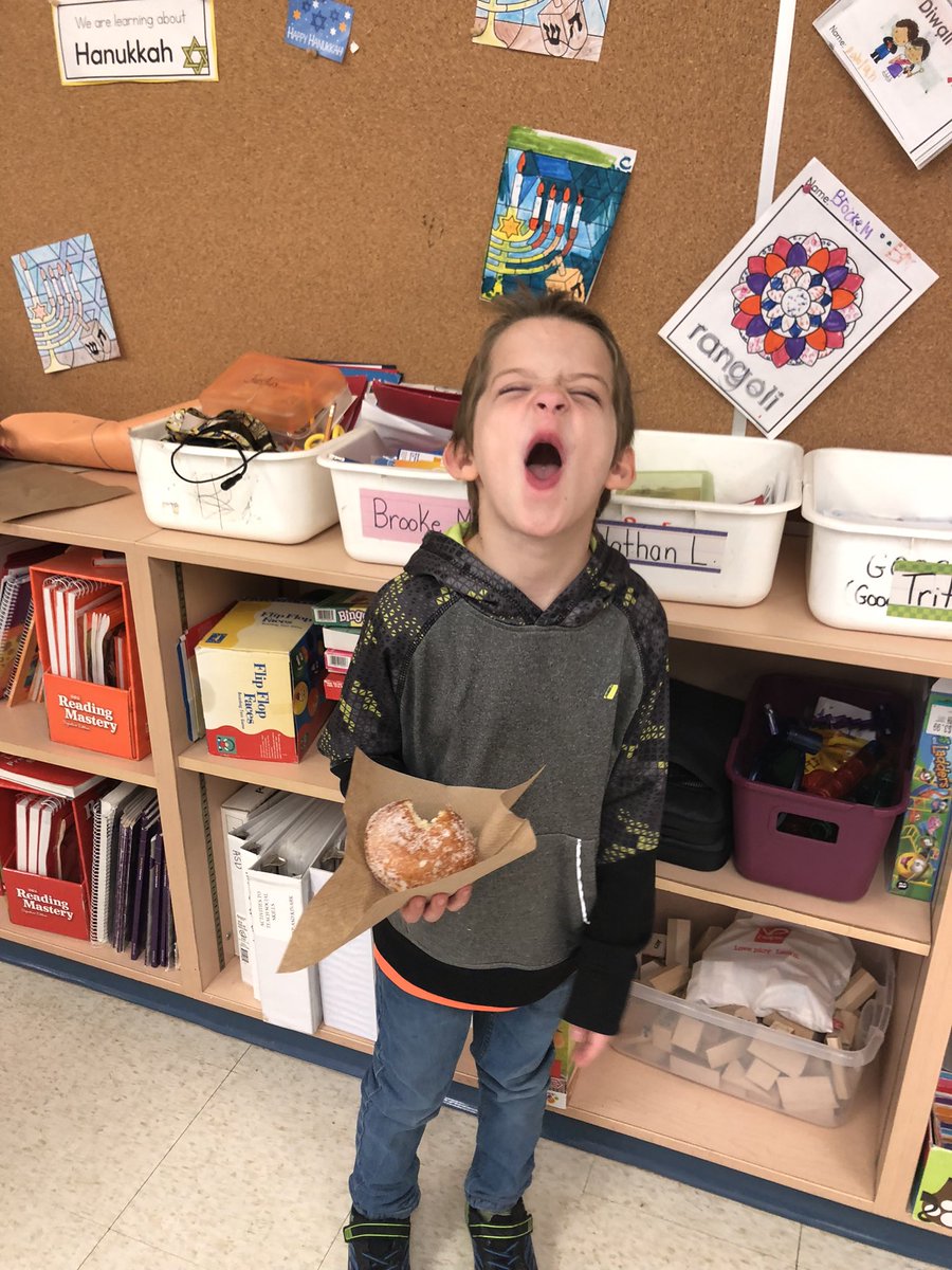 Happy faces as our LC students enjoy jelly doughnuts for day 2 of Hanukkah. 🕎 ❤️