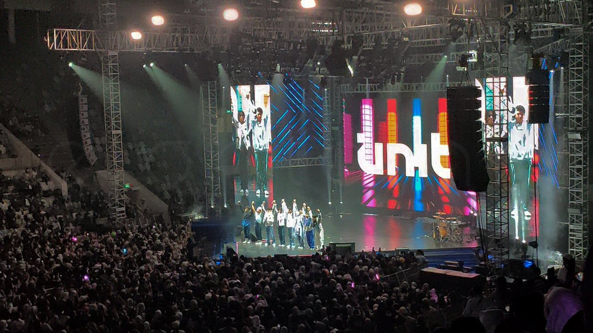 f_iaaaa's tweet photo. Happy 4th UN1VERSARY @UN1TY_Official
Terùslah mengudara dipermusikan Indonesia ini🕺🕺🥳🎊🎉
Beberapa foto paporit aku dari masa kemasa😹 💙💜
#Happy4thUN1VERSARY 
#UN1TY4Ever 
@gilang_un1ty  @Fajri_UN1TY https://t.co/ETIKOvW5dI
