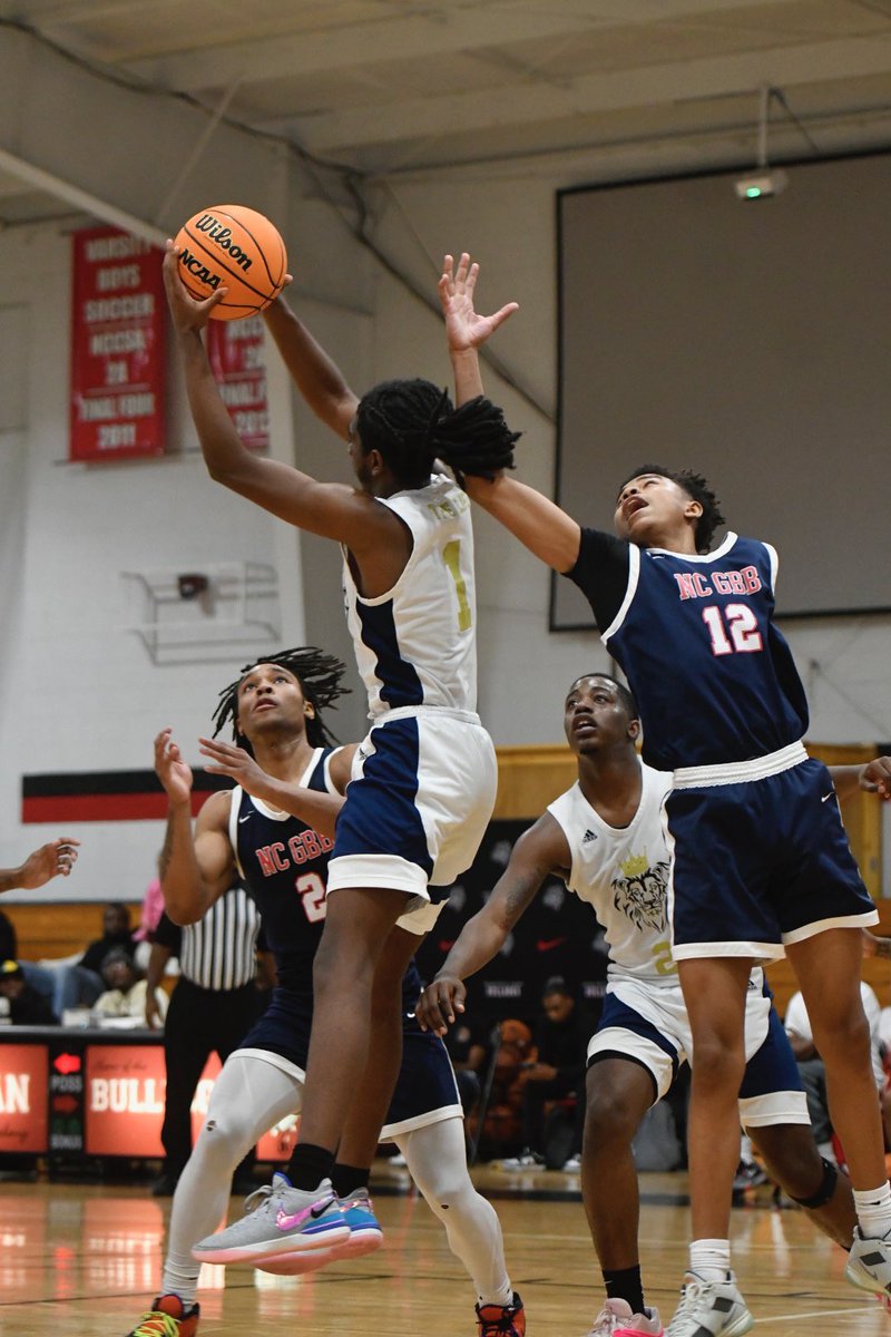 UnderratedAthl_'s tweet photo. 2024 Jaheim Faison, a 6'3" guard in the 2024 class, embodies a hard-playing player every roster desires. His commitment to the dirty work, tenacious defense, and dedication to rebounding make him a valuable asset. Faison's consistent involvement in plays on both ends of the floor creates opportunities for his team and enhances their chances of success.