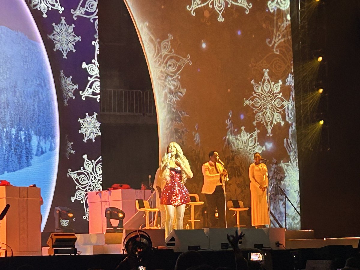 crystalsoohey's tweet photo. It’s Timmeee! 💃🏼🧑‍🎄🎄
#MariahCarey #TisTheSeason https://t.co/xPwqVLEcEQ