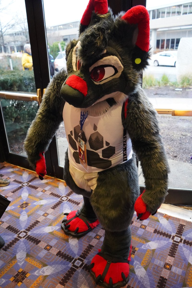 RockCandyWolf's tweet photo. You BETTER be having a good #FursuitFriday punk!
#fursuit #fursuiter #streamers 
🧵 @/FreakyStudios https://t.co/2UUb0lOUTr