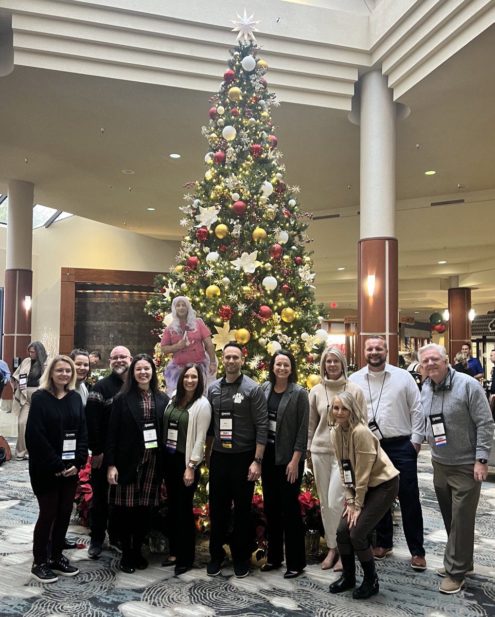 MPSbiedermann's tweet photo. Another successful Conference in the book. As Paul @PaulLiabenow says, it truly was a “Blockbuster”.  #MEMSPA23 was filled with learning, connecting, laughter and joy!  I’m proud to serve this amazing organization along side the outstanding educators here in Michigan! @MEMSPA https://t.co/MF1UVjSrNp