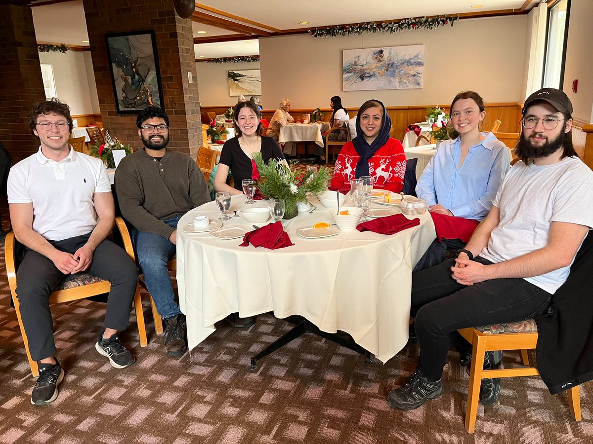 Houra Mahmoudzadeh (@houra_m) on Twitter photo End of year holiday celebration with my wonderful research students!🎄🎉 <a href="/UWaterloo/">University of Waterloo</a> End of year holiday celebration with my wonderful research students!🎄🎉 <a href="/UWaterloo/">University of Waterloo</a>