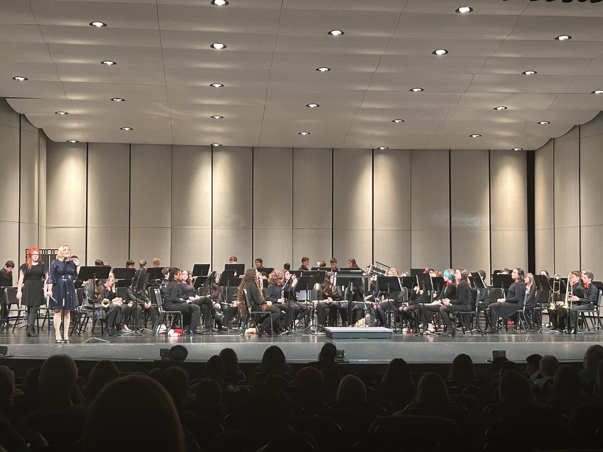Tis the season <a href="/JBM_Cougars/">J.B. Martin Middle</a> Christmas concert!! 
<a href="/SCPPS/">SCPPS</a> #tripleA #expectexcellence #allin