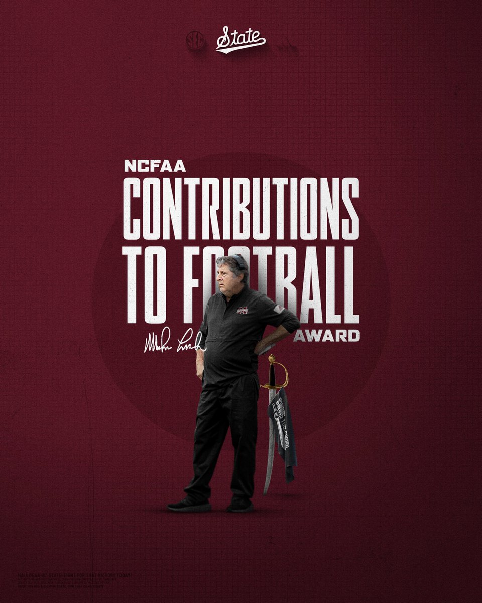 HailStateFB's tweet image. Beloved by all and the mastermind behind the Air Raid offense, Coach Leach is honored with the @ncfaa Contributions To Football Award.

#HailState🏴‍☠️