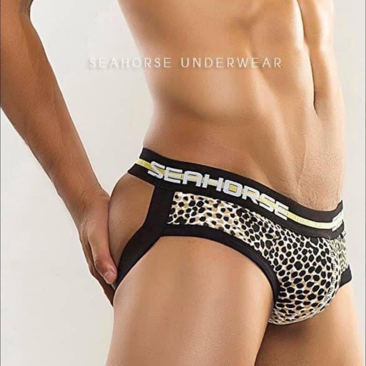 BotdamT's tweet image. 200 chiếc xong về giá cũ, ae inbox ủng hộ thằng bé ạ