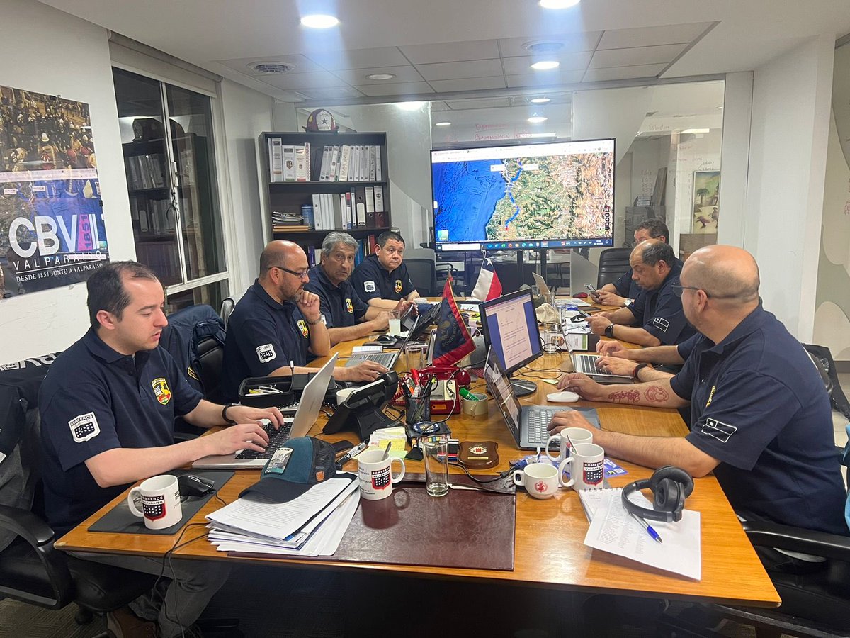 Bomberos Valparaíso tweet media