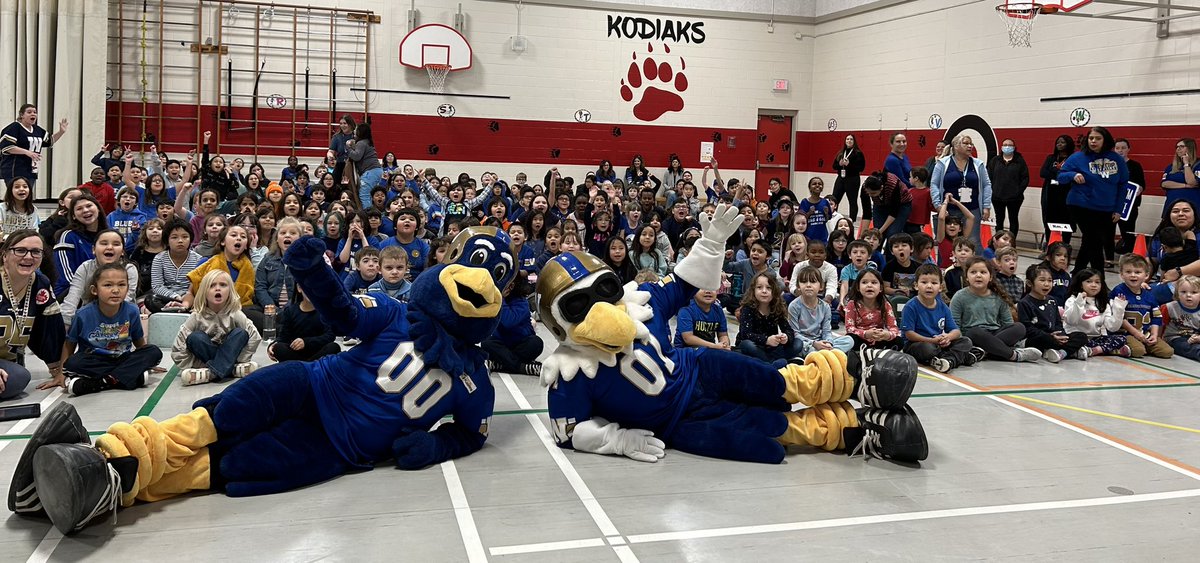 Michelle S. Sacco (@michellessacco) on Twitter photo Thank you <a href="/Wpg_BlueBombers/">Winnipeg Blue Bombers</a> for the best pizza party ever, #LittlePizzaHeaven with Buzz and Boomer! The students and staff very much appreciate your generosity. #ReclaimTheThrone
#ForTheW
#KentRoadSchool Thank you <a href="/Wpg_BlueBombers/">Winnipeg Blue Bombers</a> for the best pizza party ever, #LittlePizzaHeaven with Buzz and Boomer! The students and staff very much appreciate your generosity. #ReclaimTheThrone
#ForTheW
#KentRoadSchool