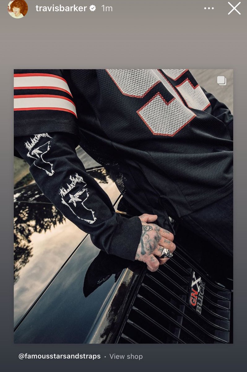 lori_l_mclean's tweet photo. ๐ฅ#TravisBarker #FamousSAS ๐ค https://t.co/zHj465qTFl