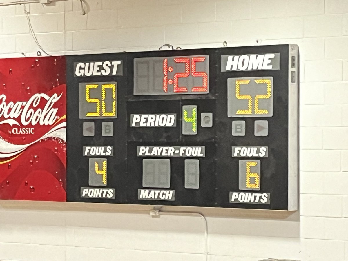 ridaught's tweet photo. JV game coming down to the wire. GHS leads Buchholz. https://t.co/V6kvIRKCbl