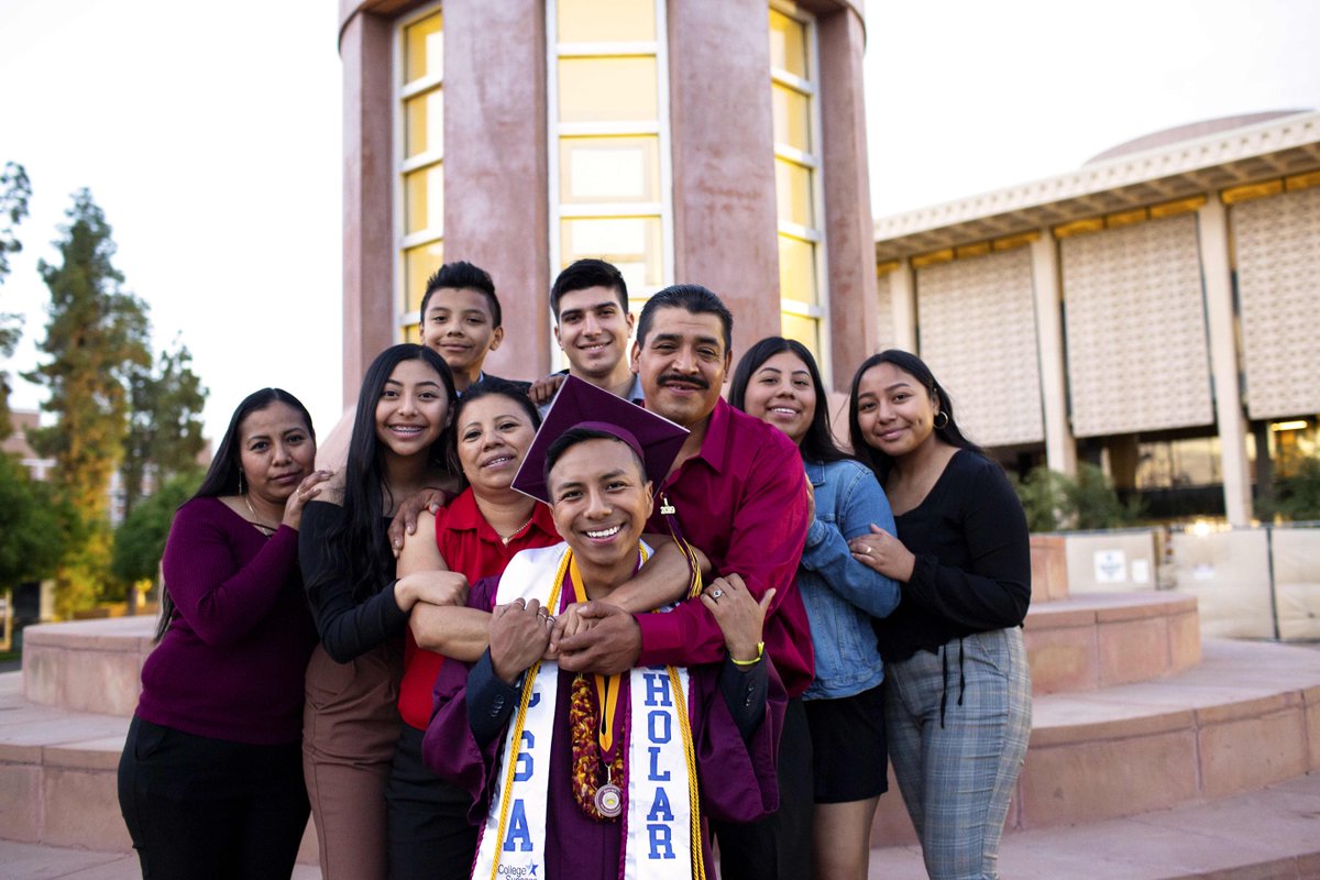 Looking for that perfect place on campus where to take your #ASUgrad pictures? 📸 We've compiled a list of the places that you cannot miss: ow.ly/Qnjt50Qgy2g