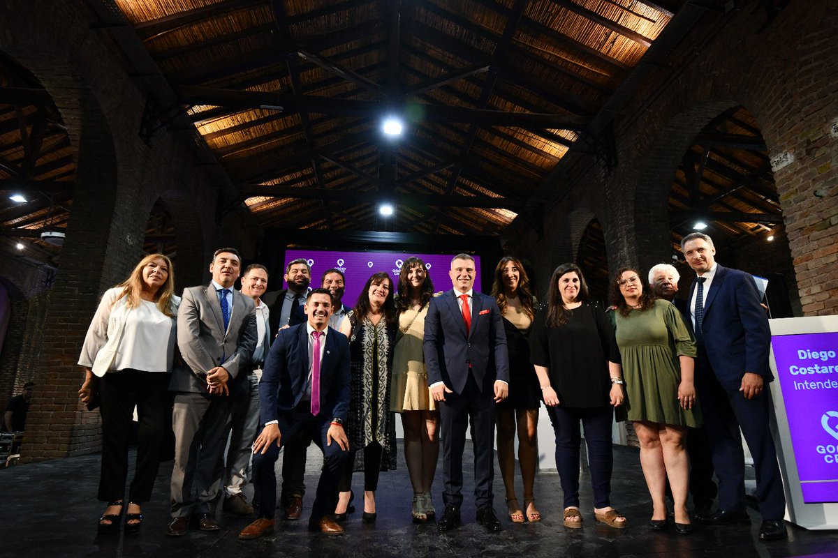 Hoy iniciamos una nueva etapa en Godoy Cruz, con la responsabilidad de cuidar todo lo logrado y enfocarnos en lo que queda por hacer. Agradezco a cada vecino por su confianza y los invito a impulsar juntos todas las transformaciones que faltan. 
#ImpulsoQueTransforma