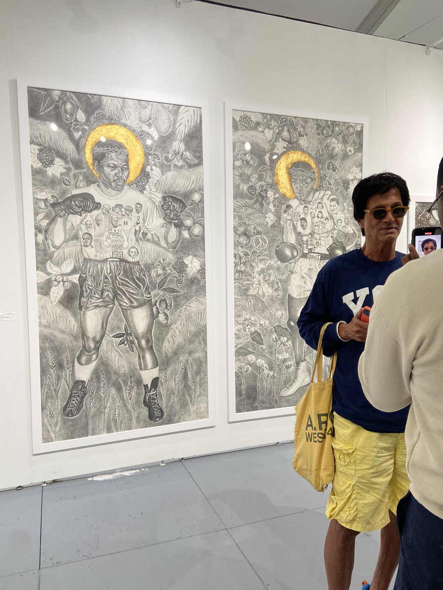 New York lege,  lovely #arniesegarra  interviewed by @blackartamerica re his time spent with THE #NelsonMandela during his NYC visit 1990. Next to stunning work “Blessed Be The Friuit Diptych' by artist #TraciMims  #miamiscope2023 @miamiartweek @SCOPEArtShow