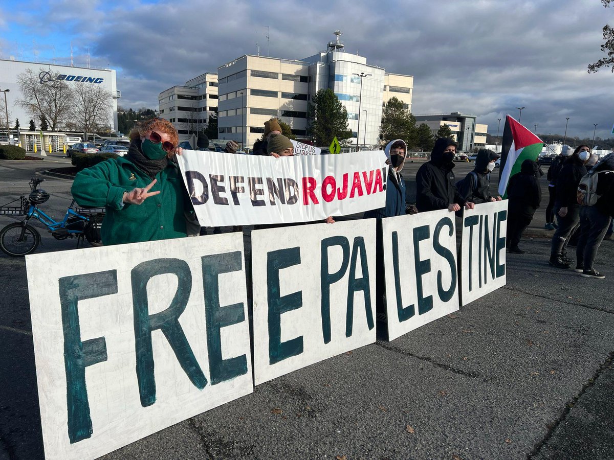 RojavaSeaSol's tweet image. #ShutDownBoeing action today in #Seattle. No more weapons for #Israel and #Turkey! #CeasefireNOW! End occupation everywhere! Solidarity with the people of #Palestine and #Kurdistan!