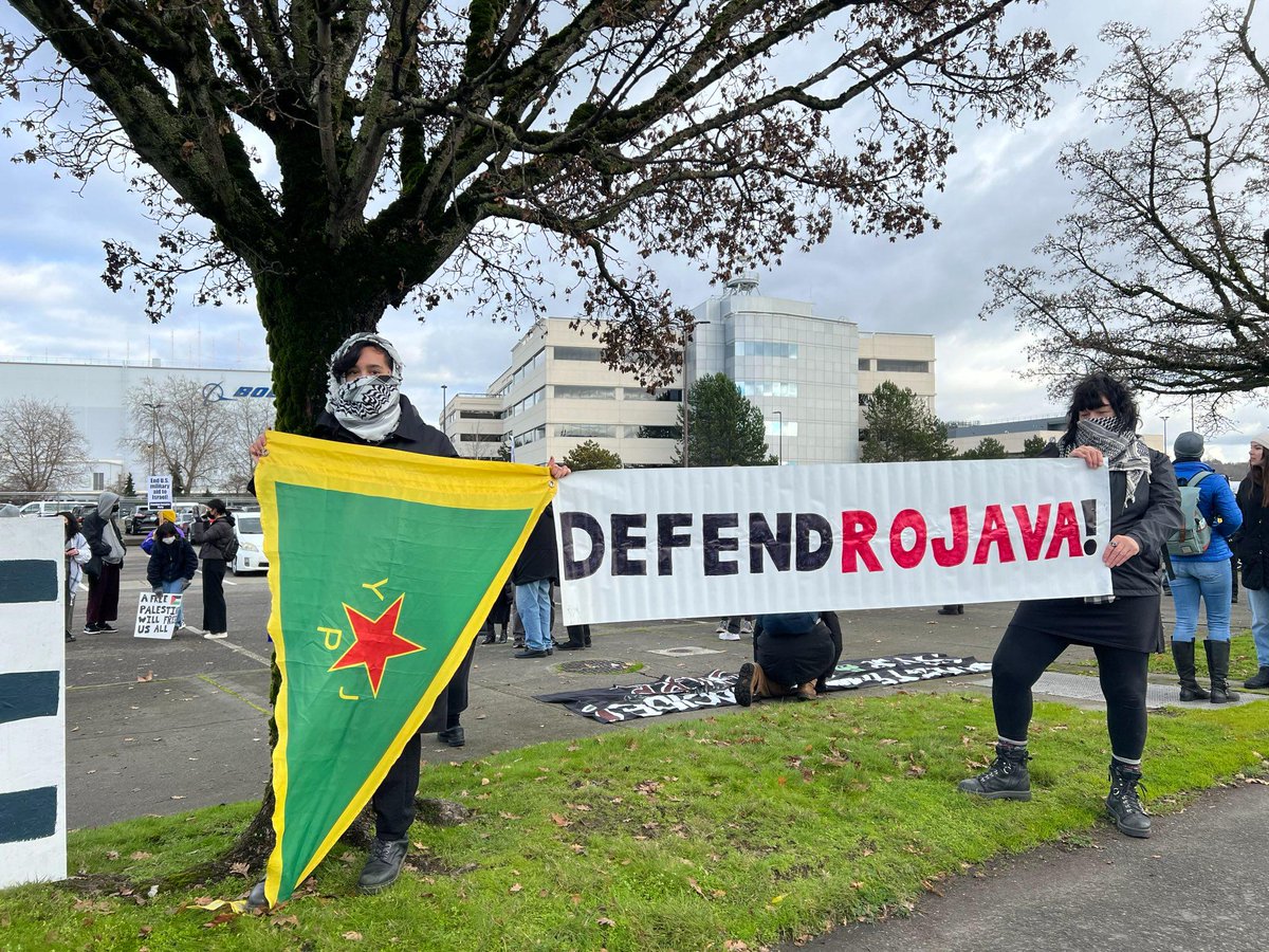 RojavaSeaSol's tweet image. #ShutDownBoeing action today in #Seattle. No more weapons for #Israel and #Turkey! #CeasefireNOW! End occupation everywhere! Solidarity with the people of #Palestine and #Kurdistan!