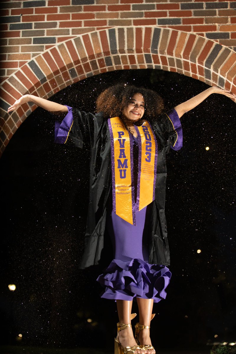 minibabes_'s tweet photo. I graduate from Thee Prairie View A&amp;M University tomorrow and I am so blessed to have made it this far! https://t.co/FDK8KfLDP7