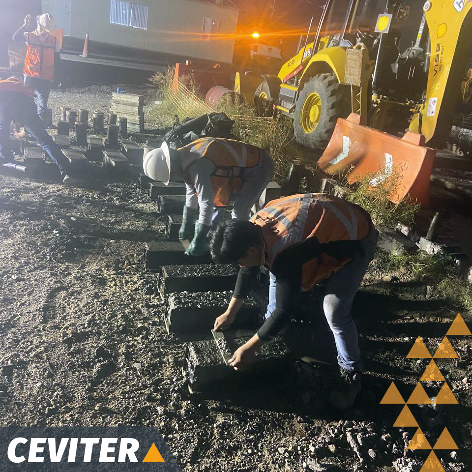 ceviter's tweet photo. #GaleríaCEVITER - Trabajos de control de calidad en proyecto de ampliación y mejora contemplado en el #PlanGDL2020_2026 para el Aeropuerto Internacional de Guadalajara.
#teamCEVITER #EspecialistasenVíasTerrestres #LabCEVITER #ControldeCalidad #IngenieríaCivil https://t.co/IE4Sr2ukI3