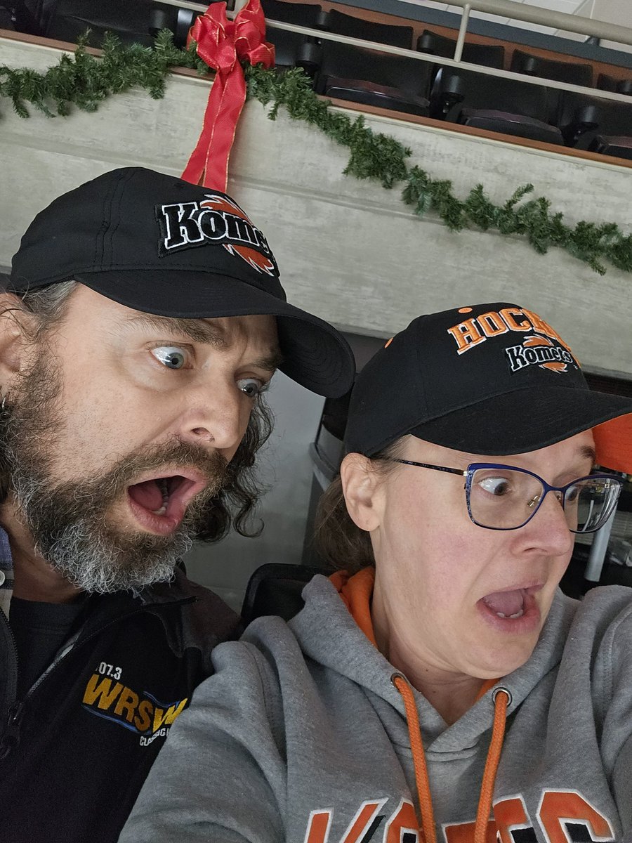 Jenni_Boyer515's tweet photo. Watching out for flying pucks! 
🏒⛸️🥅
#letsgokomets https://t.co/Zl8UBepBju