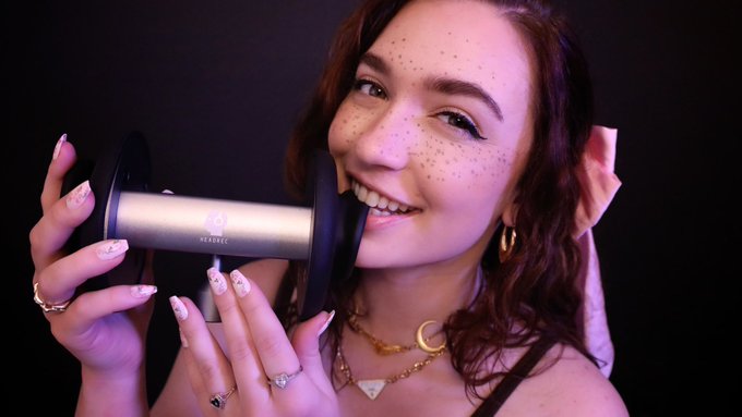 new video!! c:  ♡ can i eat &amp; lick ur ears ??? yay !! :3 ♡ [30 mins]  https://t.co/0Wgn7nqOy1 https://t