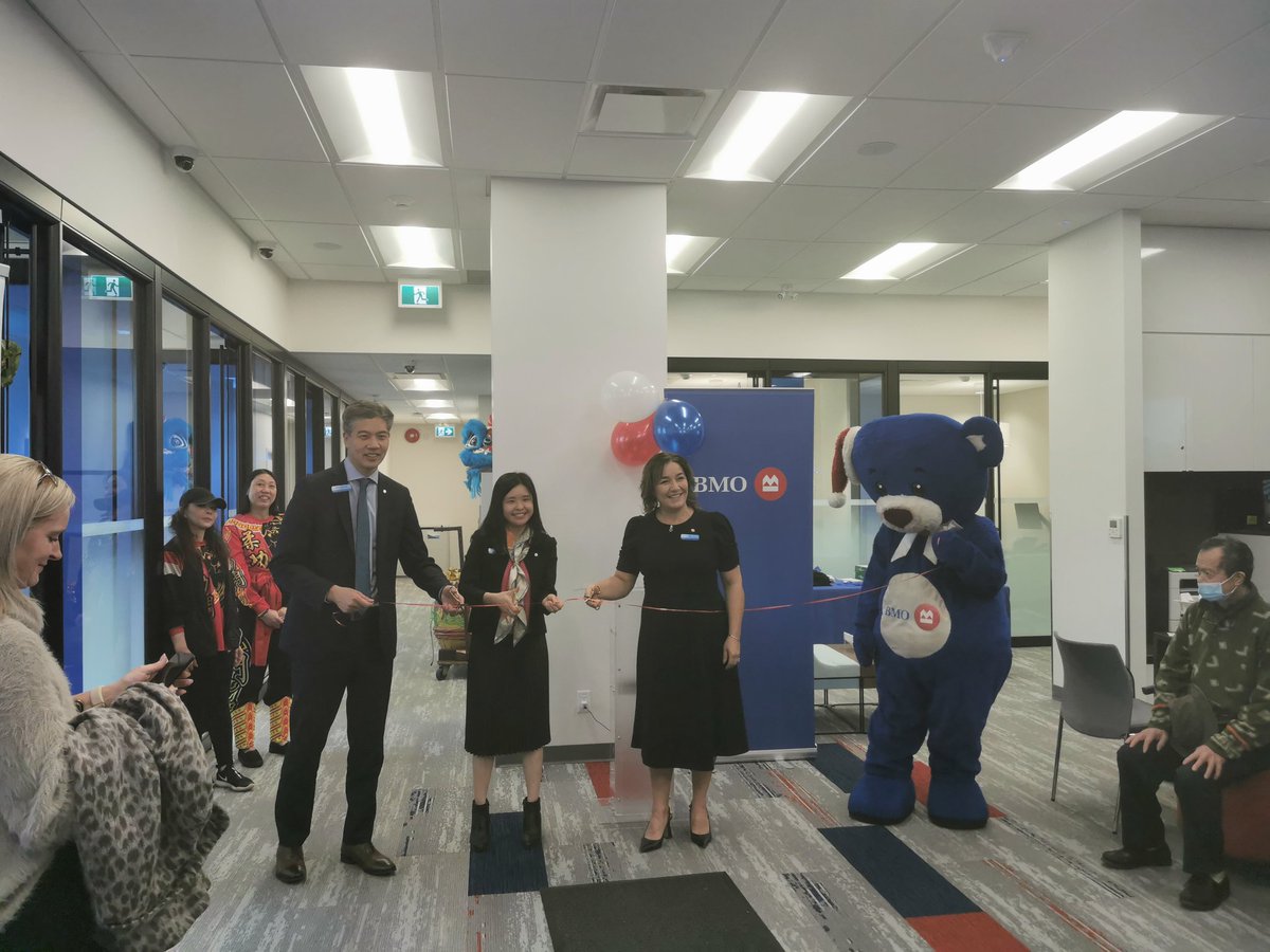 Congratulations to Kerrisdale branch on your grand re-opening after the amazing upgrade and renovation.  The smart branch is just beautiful.   #bmobcy#bmogrowthegood