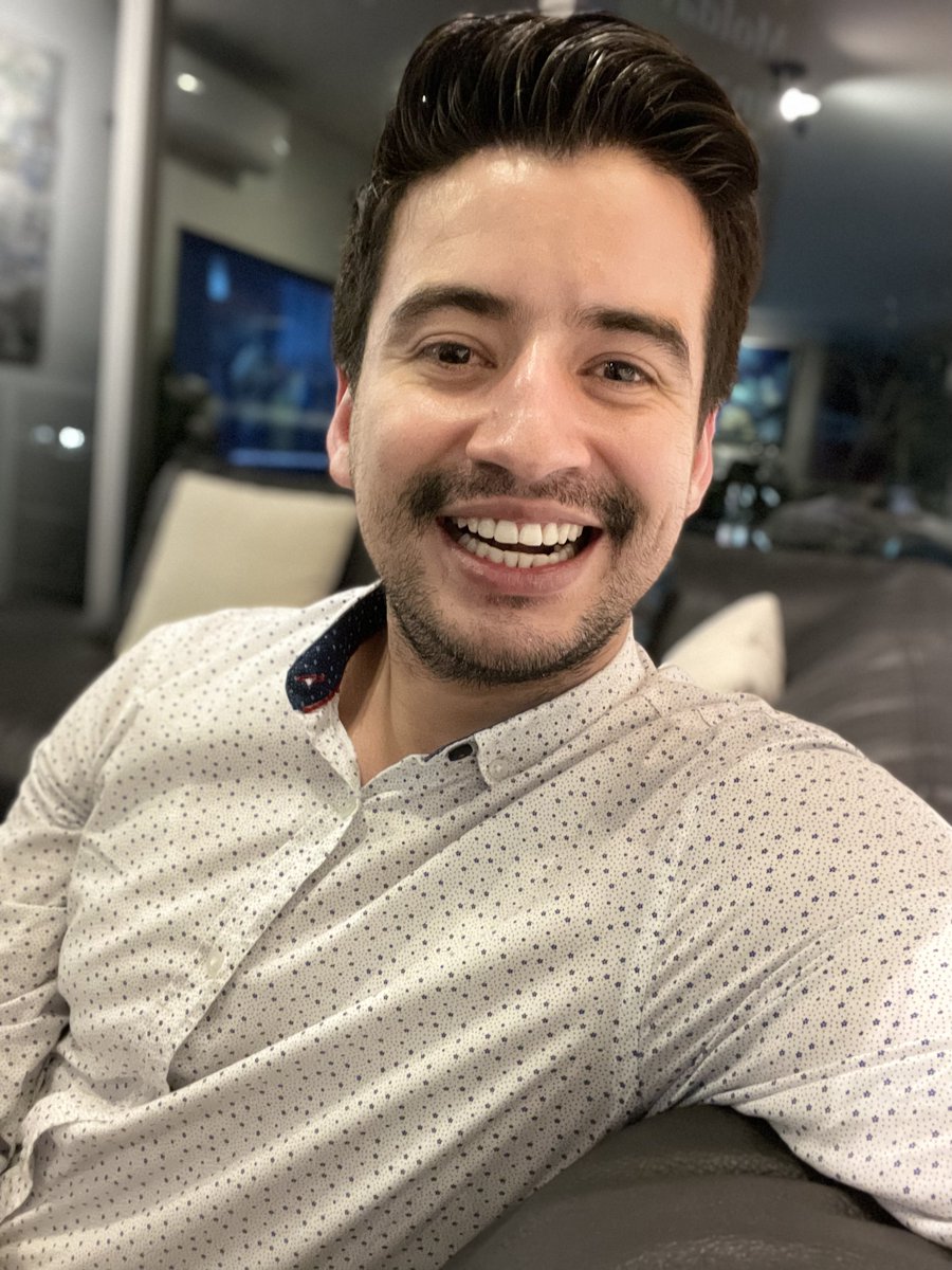 MrRogelioG's tweet photo. Estrenando sonrisa. #sinbrackets ๐ https://t.co/CvWoekOVqU