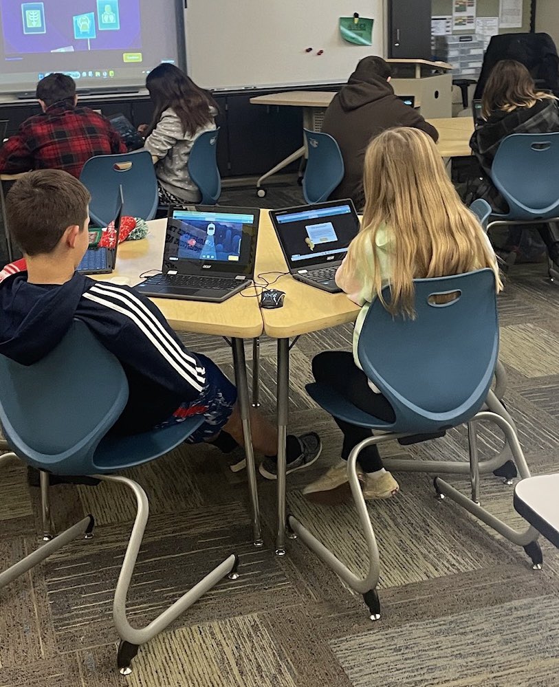 Julie Snyder tweet media