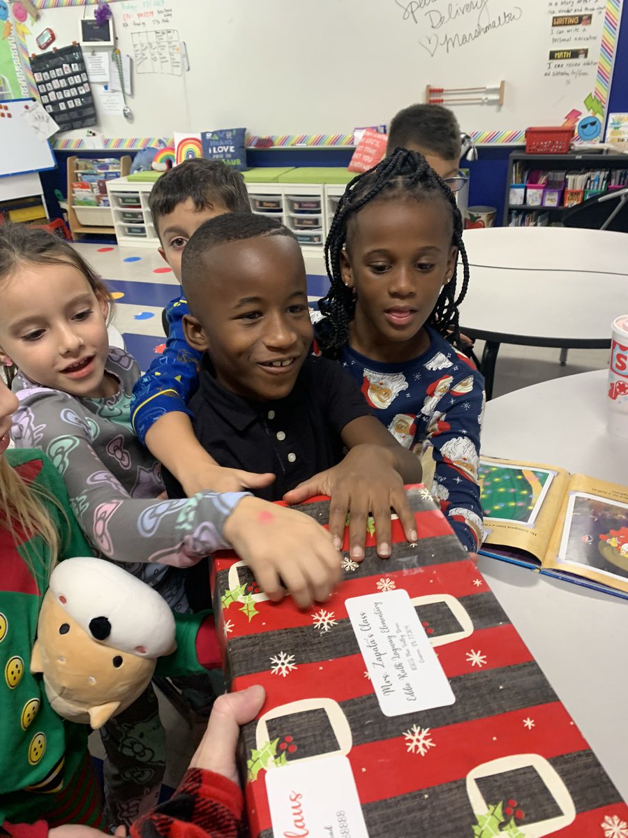 PJ and Polar Express Day! 🚂 Do YOU believe?  There is nothing more magical than frozen bells delivered from the North Pole!  🎅🏻❤️🎅🏻❤️<a href="/WISDLagway/">Lagway Elementary</a>