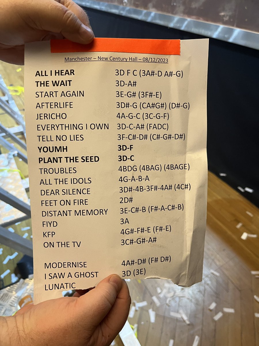 #theslowreadersclub Setlist from #newcenturyhall Manchester gig on Friday 8th December 2023. Thanks to Nicola Gibson for photo 1 and to Hannah and Dryston for photo 2.