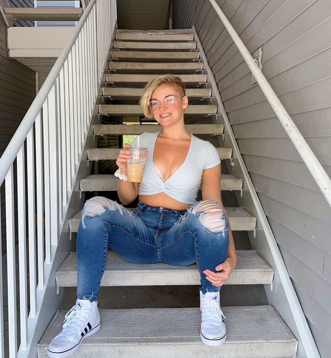 harmonybyday tweet media