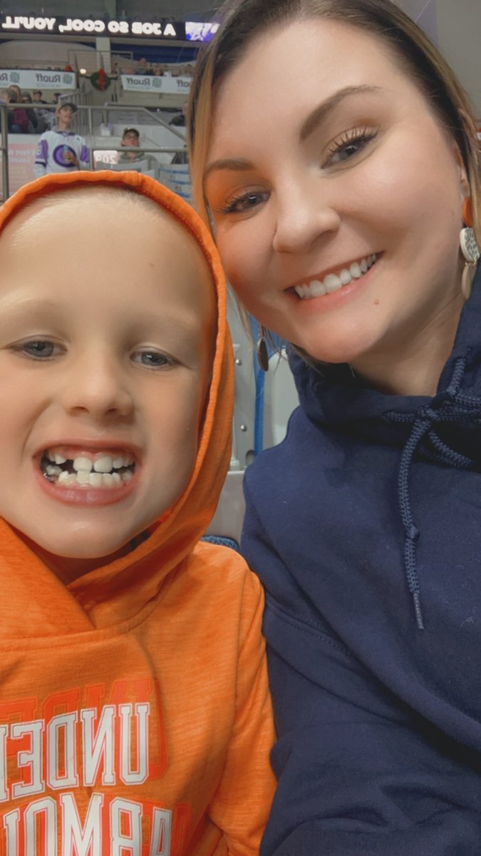 Sayrababy's tweet photo. #letsgokomets here for chiclets 😅 https://t.co/uDpDi5eY7L