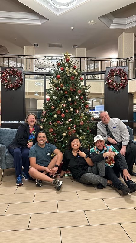 HIEXNaples's tweet photo. Our Christmas Elves taking a quick break from decorating for the holidays! Come check it out in person! https://t.co/tksFlEYHiD https://t.co/zfp7DHGcJU