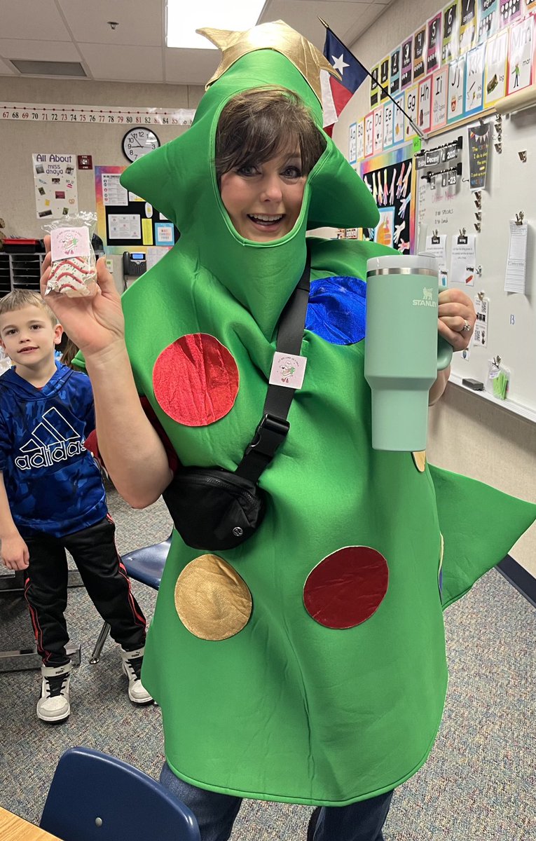 lisaporito's tweet photo. Fun, festive Friday at Minshew! Love that our Admin team always brings the fun! And what’s more fun than Hour of Code? Thanks, @shixmisd and ⁦@amcnallyMRS! ♥️🐴⁦@MinshewColts1⁩ #myMISD #ShineBright https://t.co/jwLeYVV2Si