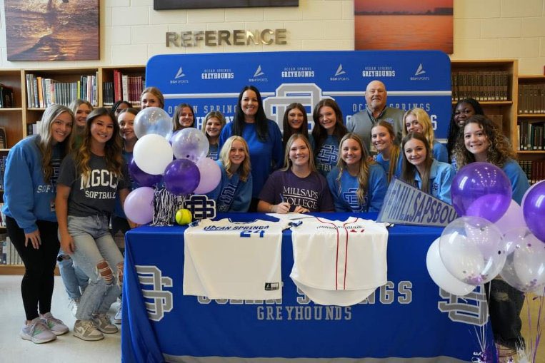 Signing day!! So excited to be a major!! 🤍💜 <a href="/SapsSoftball/">Millsaps Softball</a> @CoachMulvany #GoMajors