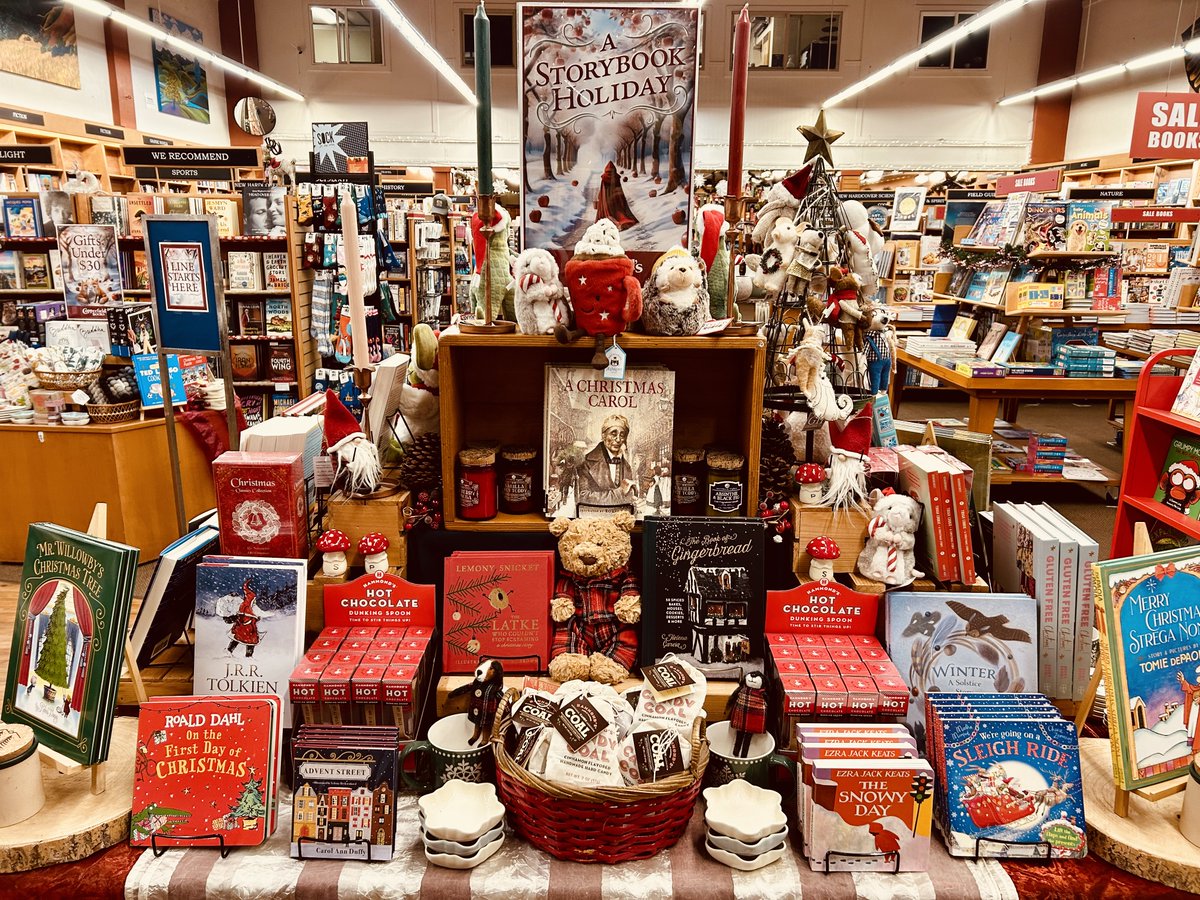 Copperfields's tweet photo. Happy Holidays! Come visit us and find lots of wonderful seasonal books and gifts for all your friends and family at @Copperfields Books! @mv_shops #copperfieldsbooks #supportlocalbookstores #holidayseason https://t.co/z8BFBmshae