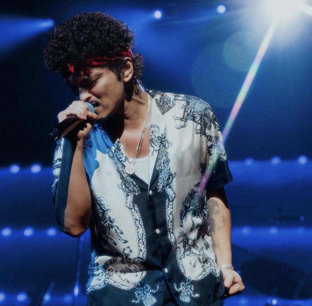 dokkusannOsaka's tweet photo. Bruno Mars 🎤
Seminole Hard Rock Hollywood 🎸🎇🎆🎇 https://t.co/OjG3yk9X2Z