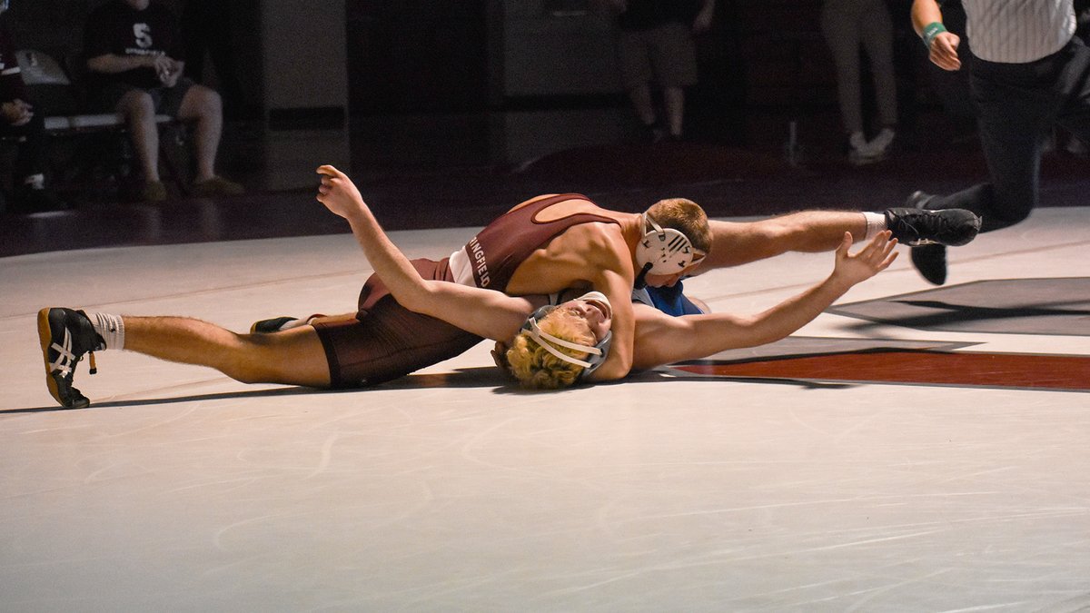 No. 20 #SpringfieldCollege Wrestling Powers Past Roger Williams, 23-13, Under The Lights springfieldcollegepride.com/x/gzhzs #d3wrestle 🔻- Pride improve to 4-0 on the year 🔻- Stewart produces first-period pin at 149 🔻- Manginelli notches technical fall at 133