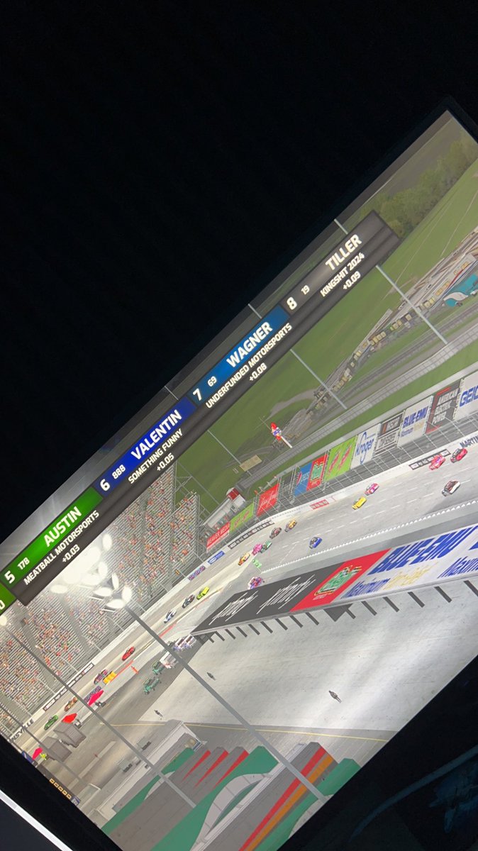 MOONCAR 24 LIVE NOW!

twitch.tv/moonhead